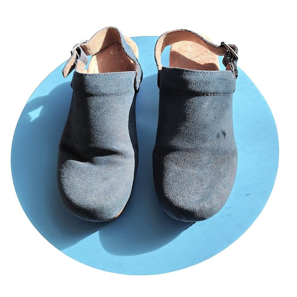 White Mountain 'Being Leather' Clog w/ wooden lift - Size: Unknown - New WT